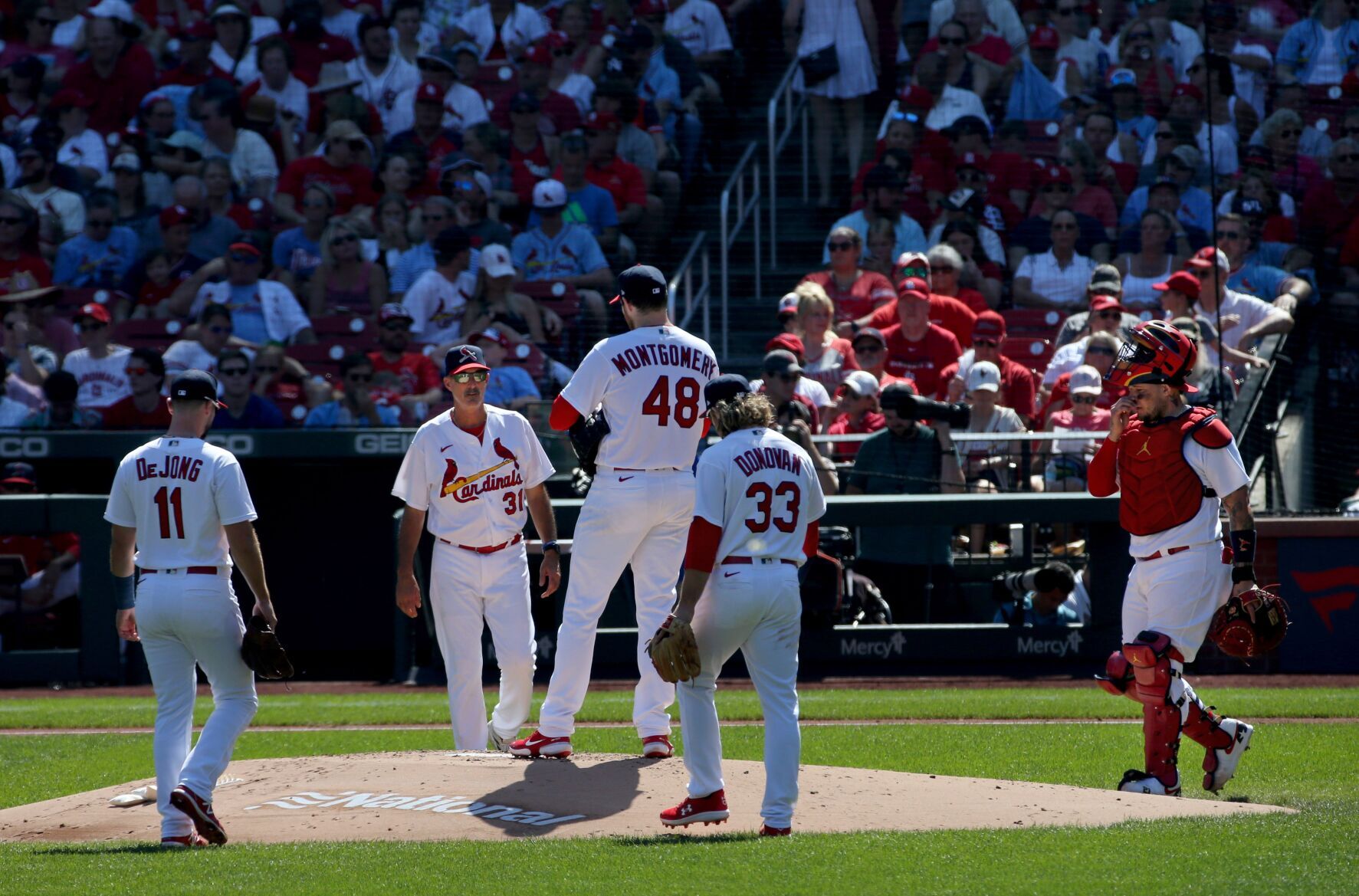 Pujols stays at 698, Reds beat Cards 3-0